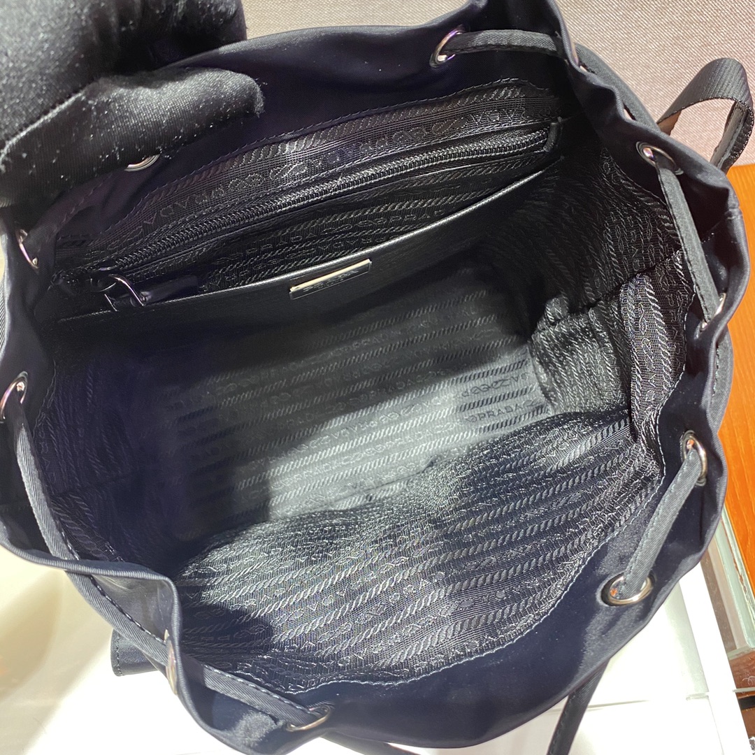 Pra*a re-nylon 1bz677 backpack-12*23.5*28cm