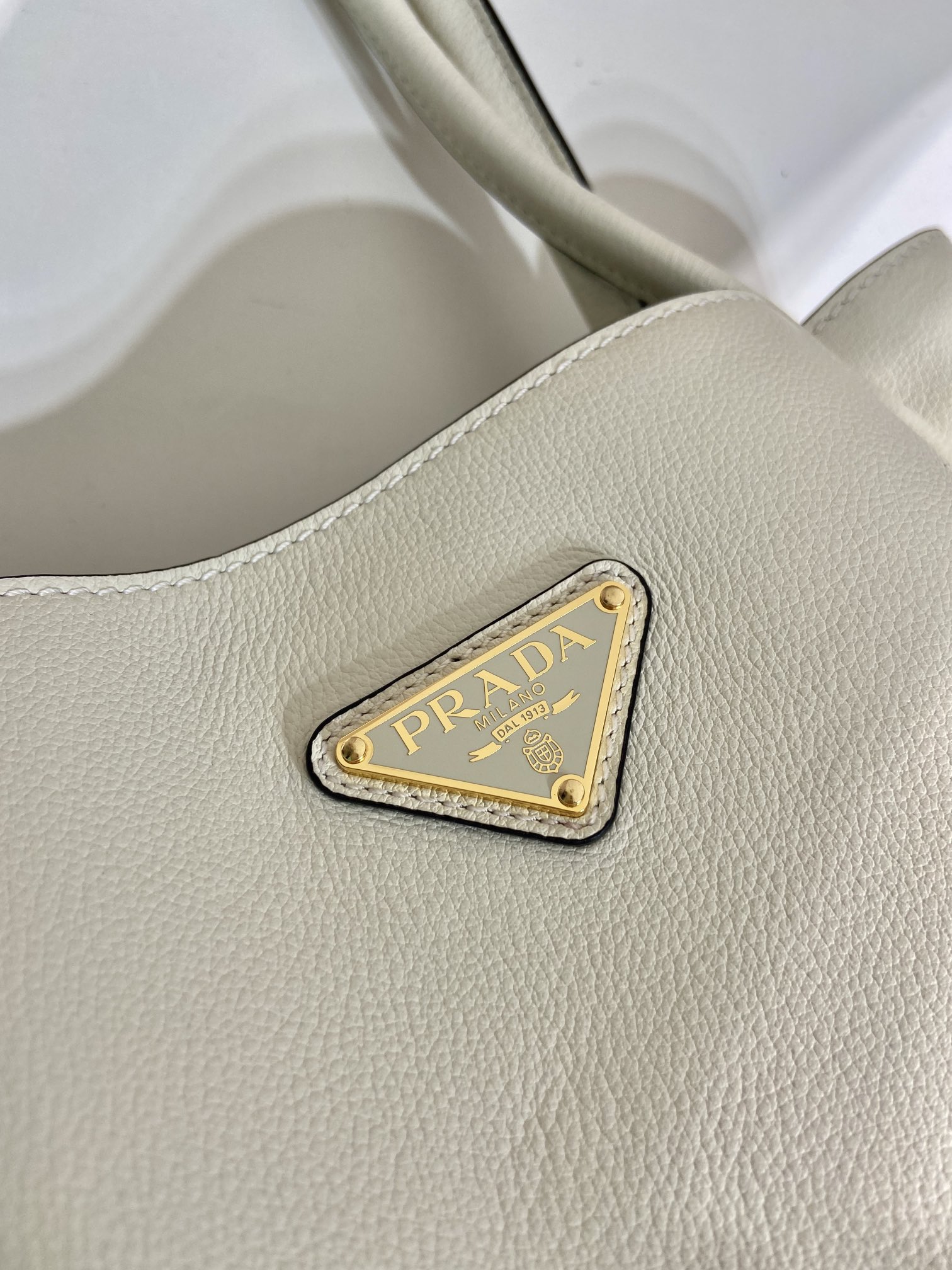 Pra*a women medium leather handbag -1bg539-25*18.5*12.5cm