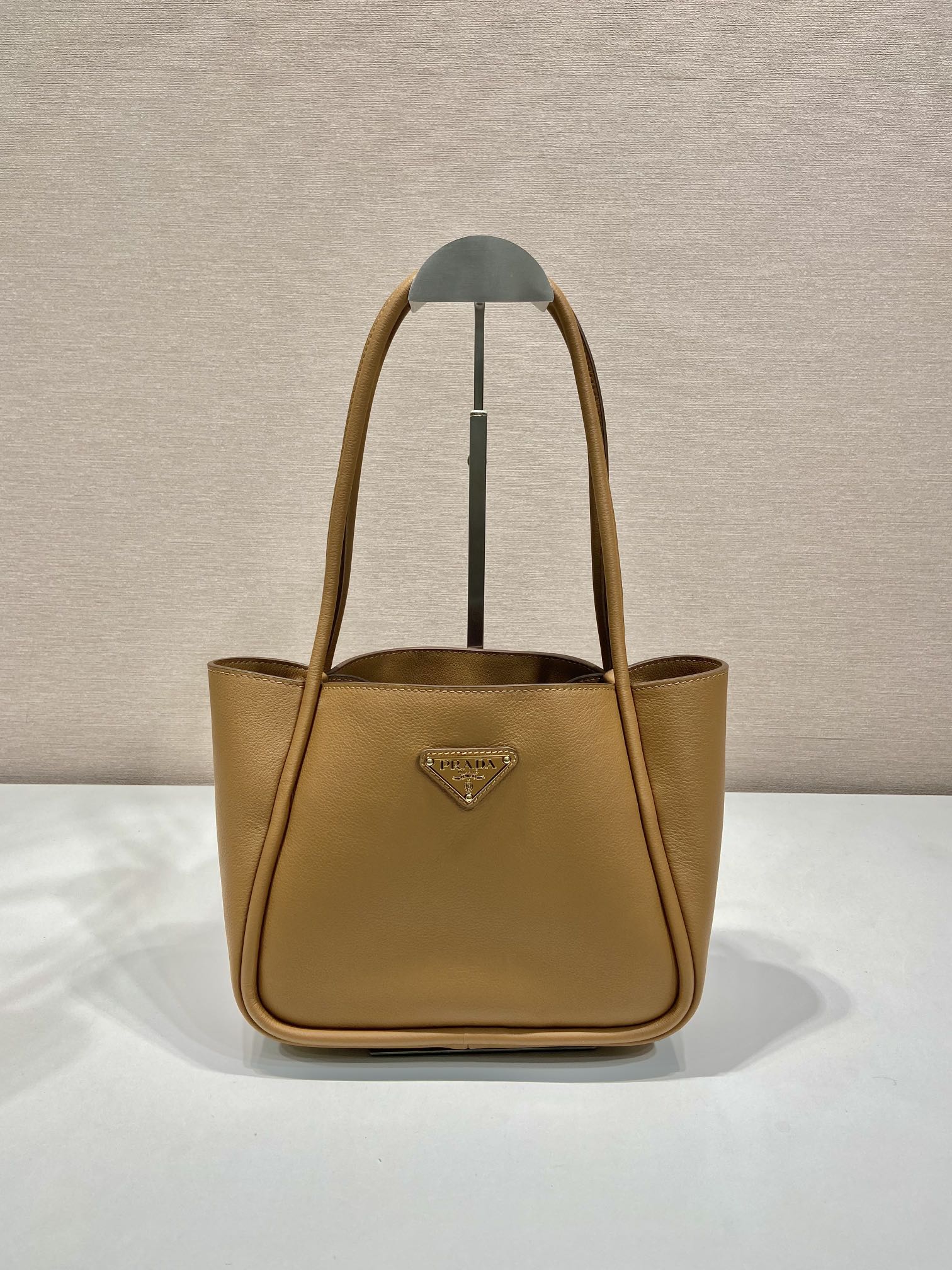 Pra*a women medium leather handbag -1bg539-25*18.5*12.5cm