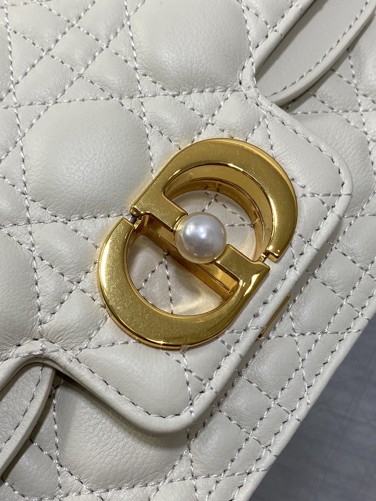small D*or jolie top handle bag-22*8*14cm
