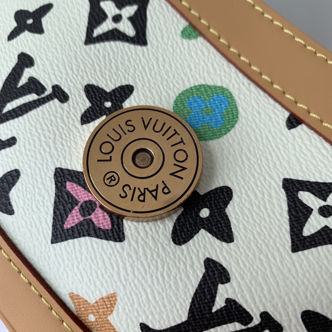 l0*is V*t0n envelope bag-23.5 x 15.5 x 8.5cm