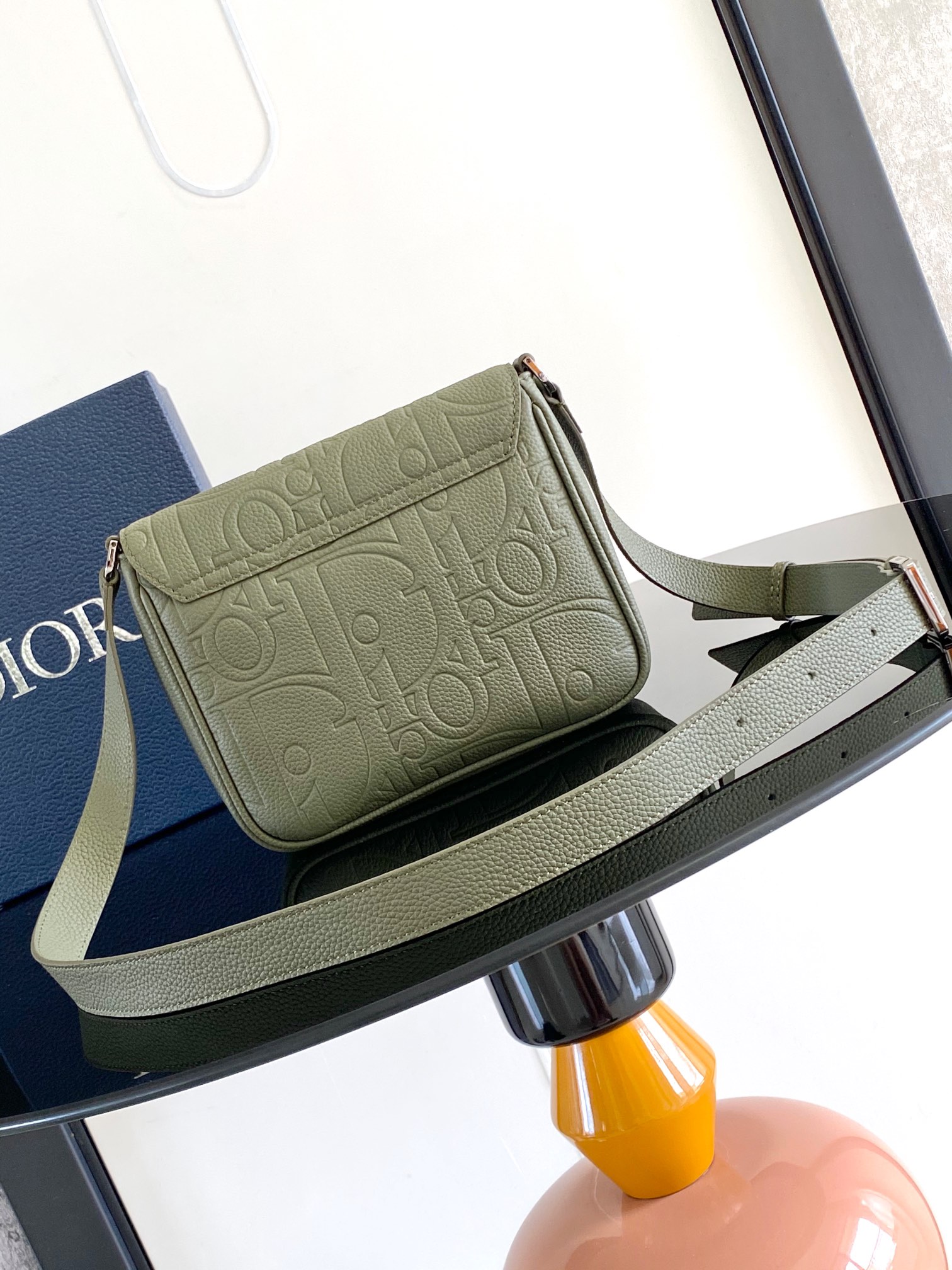D*or men messenger bag-21 x 18 x 6cm
