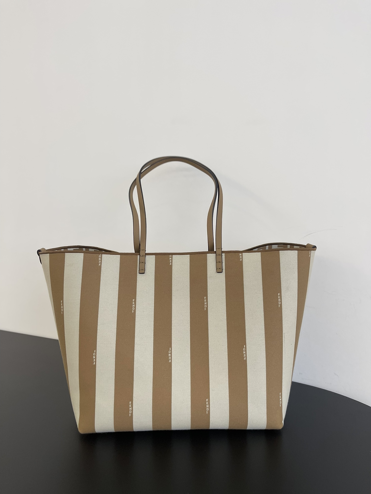 F**di tote-33x22x30cm