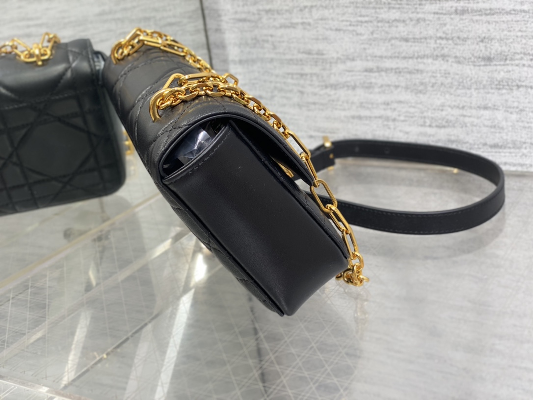D*or miss carro bag-22*12.5*4cm