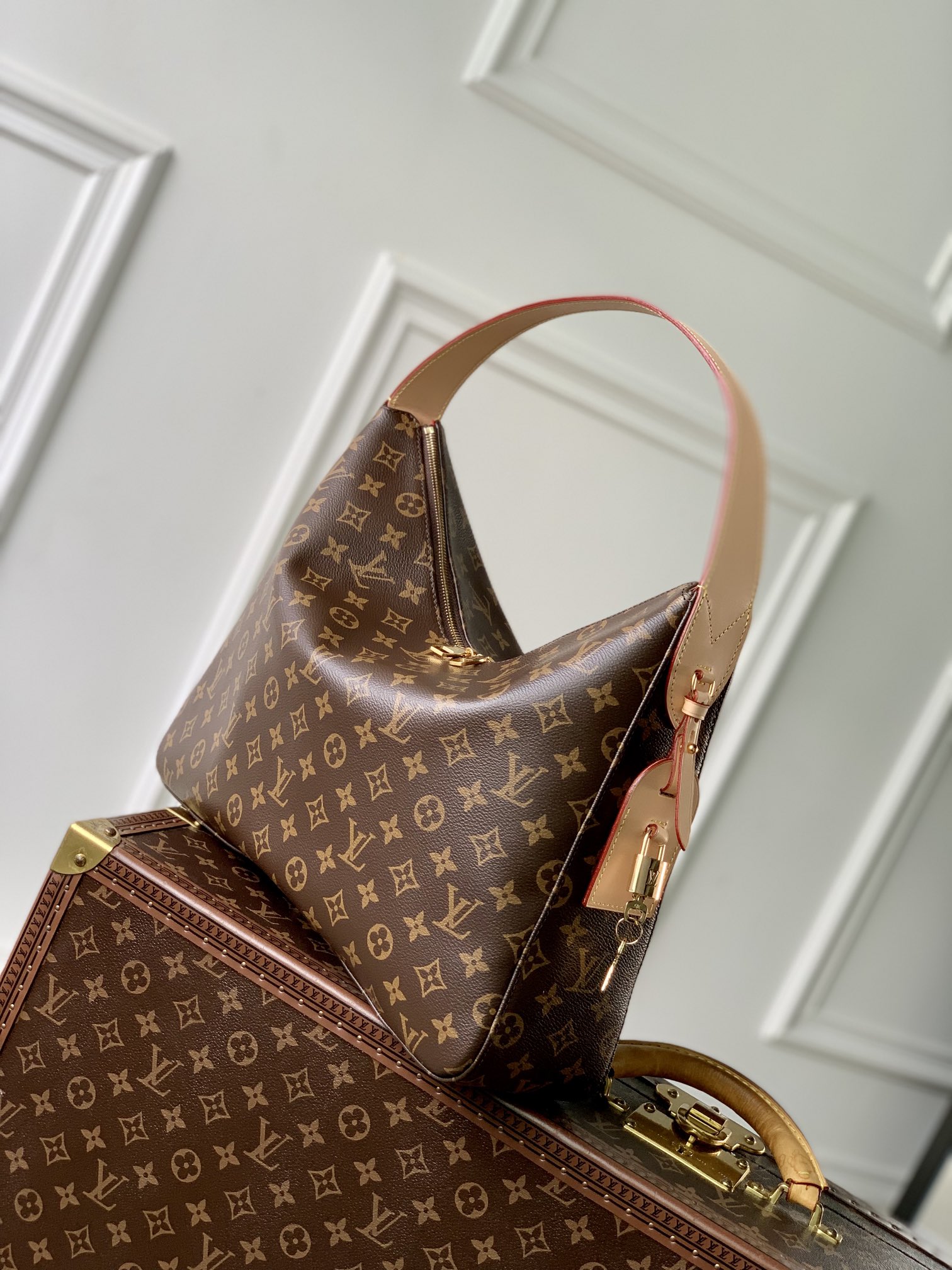 l0*is V*t0n slouchy bag-40 x 31 x 11cm