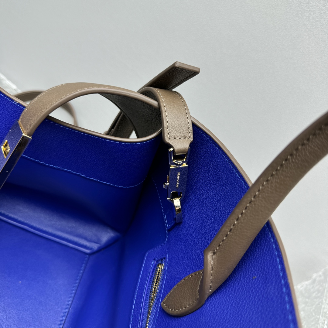 Ferragamo Top-handle Bag-32*22*14CM