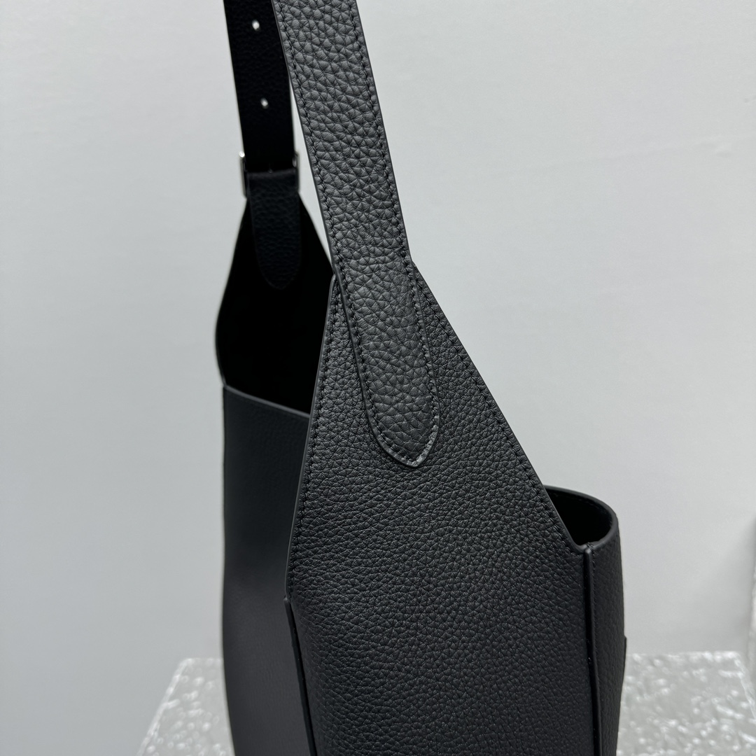 The R0w blake hobo bag-31*34*10cm