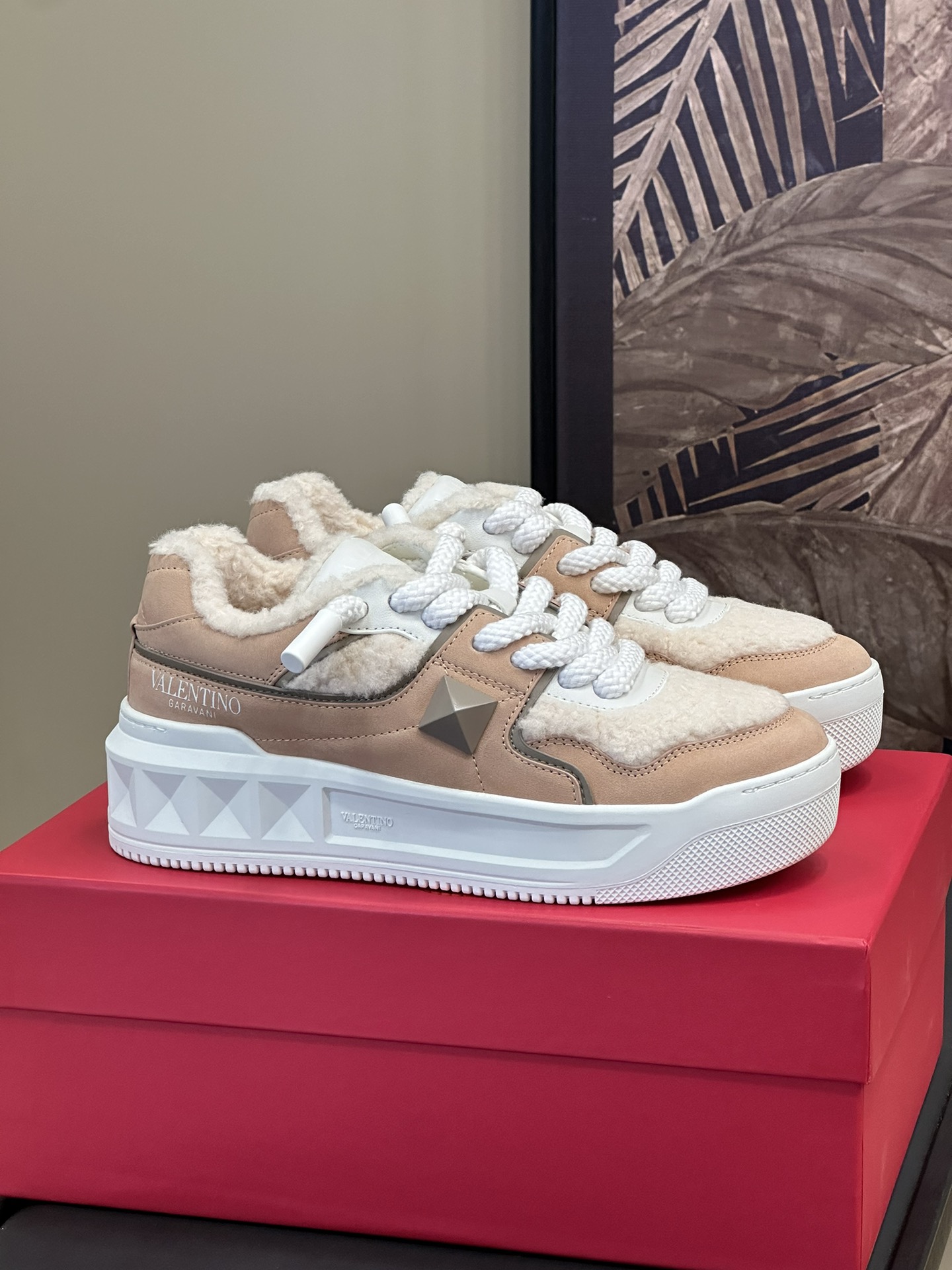 Va1e*ntin0 sneakers