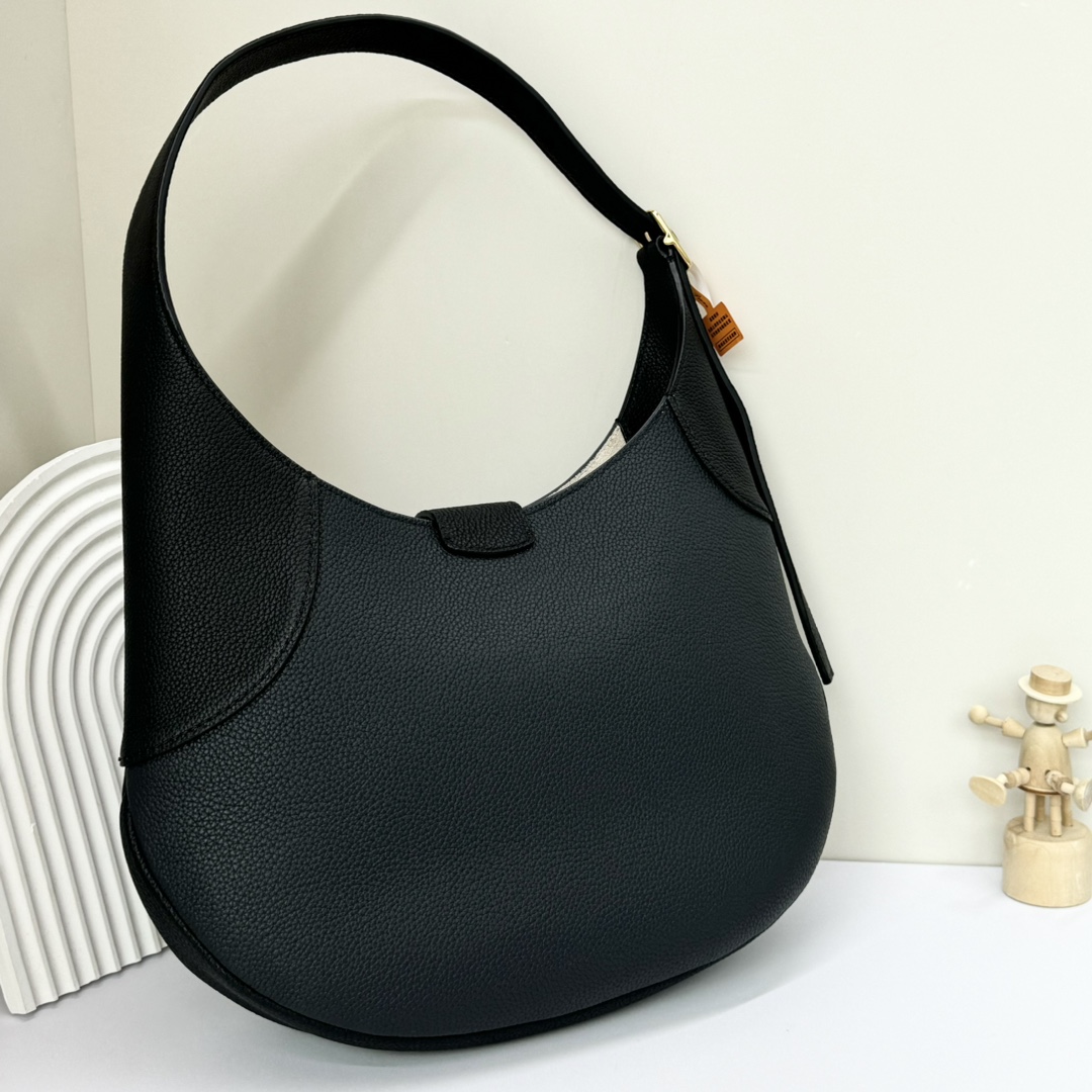 L0r0 P1ana bobbin bag-32*7*21cm