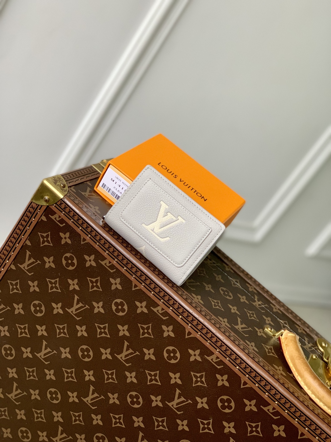 LV Milkieway Wallet-11 x 8.5 x 3.5CM