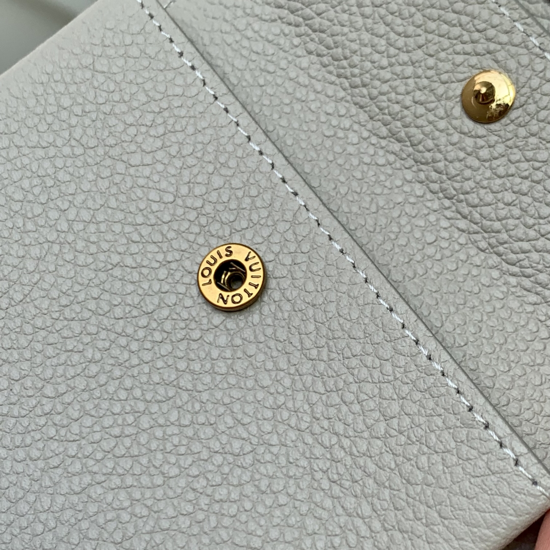 LV Wallet-M12148-11 x 8.5 x 2CM