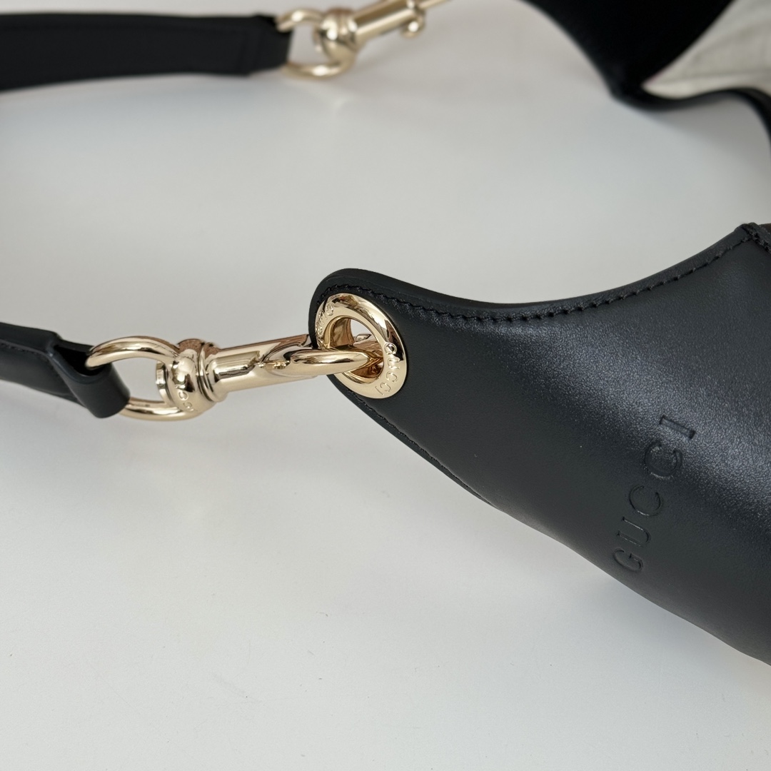 Gvc*1 body shoulder bag-49*46*4cm