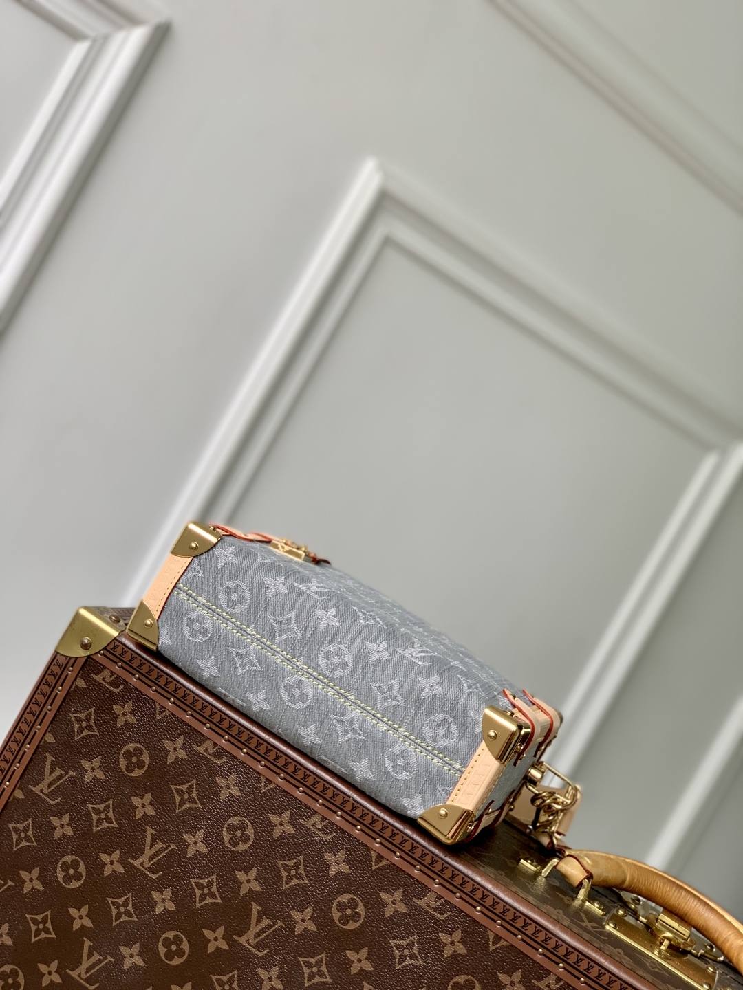 l0vis Vvtt0n side trunk -m13285-16 x 8.5 x 23.5cm
