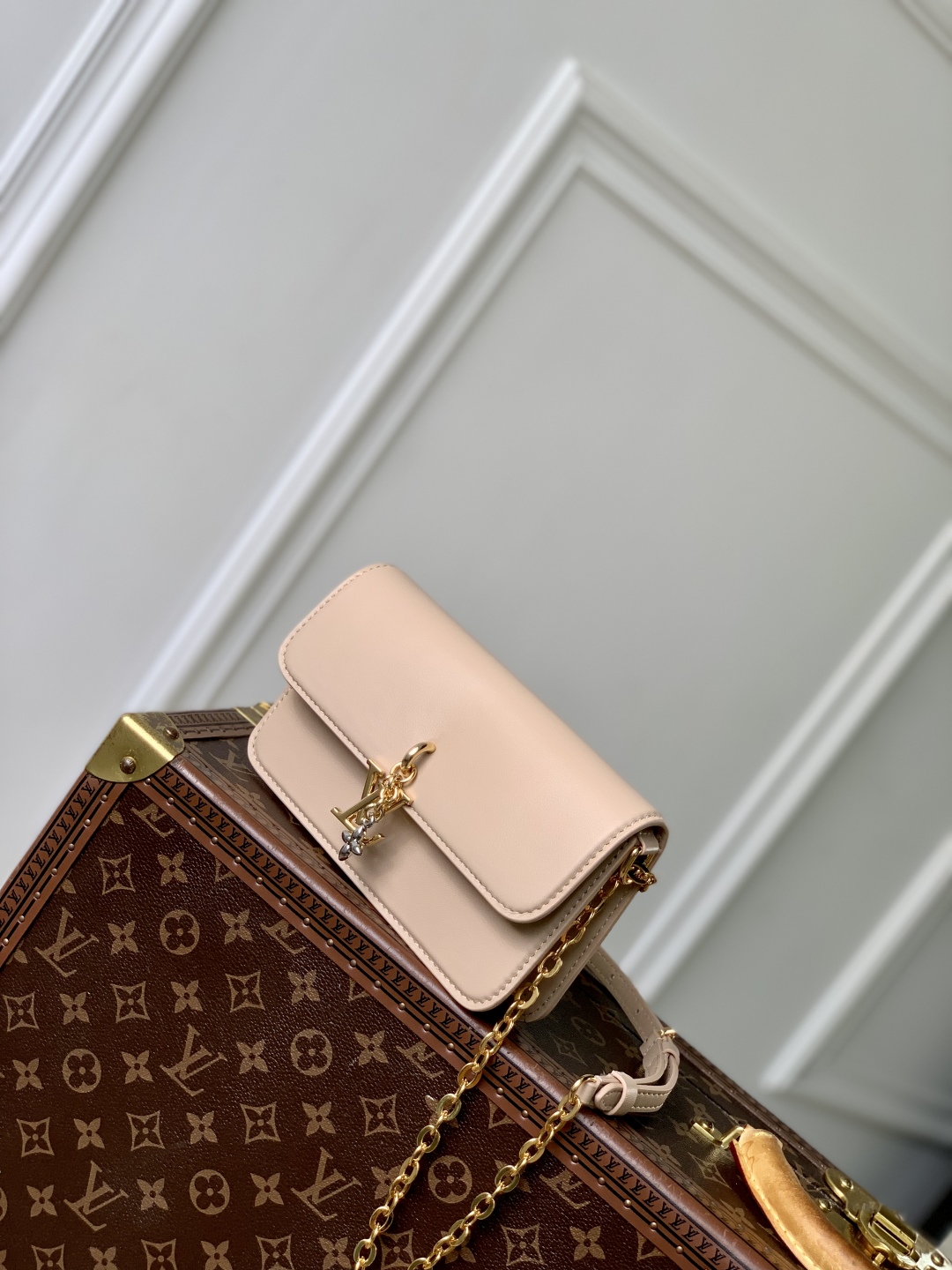 L0vis vuitt*n bloom wallet on chain bag -m14851-11.5 x 4 x 20 cm