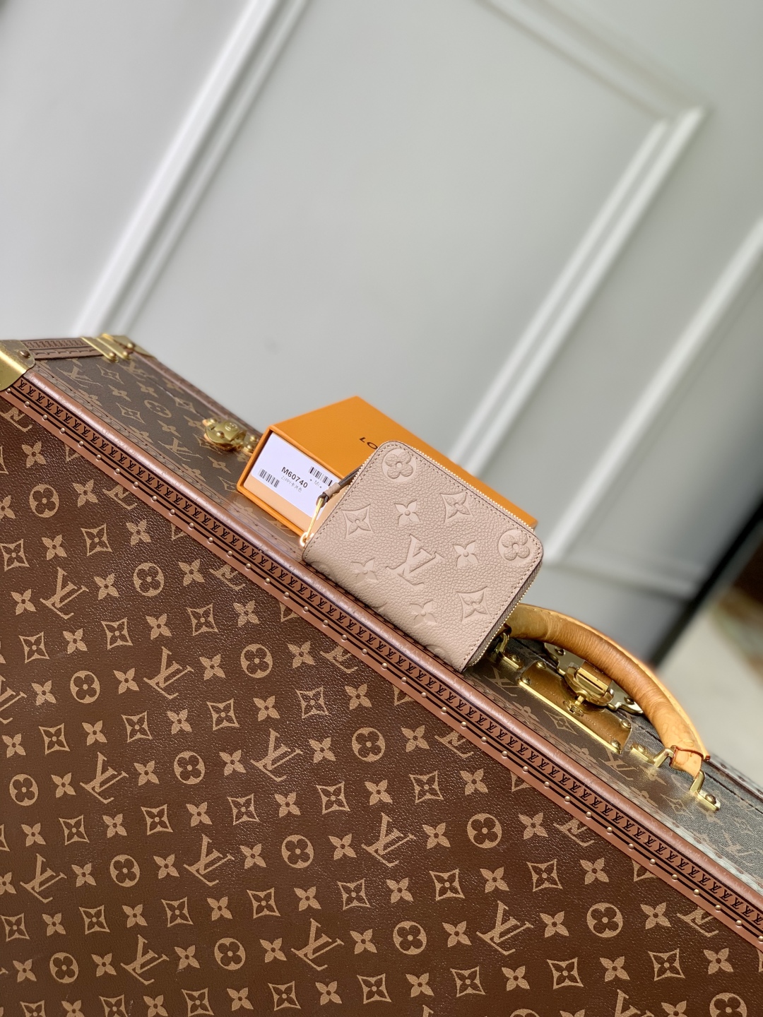 l0vis Vvtt0n wallet-11 x 8 x 1cm