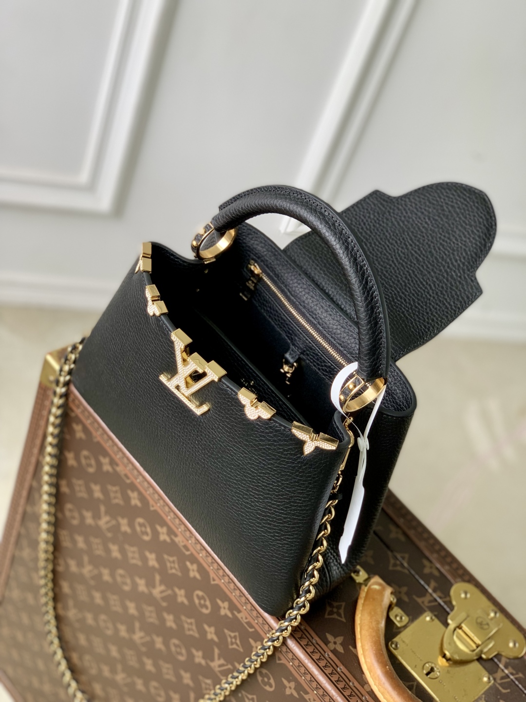 l0vis Vvtt0n capucines handlebag