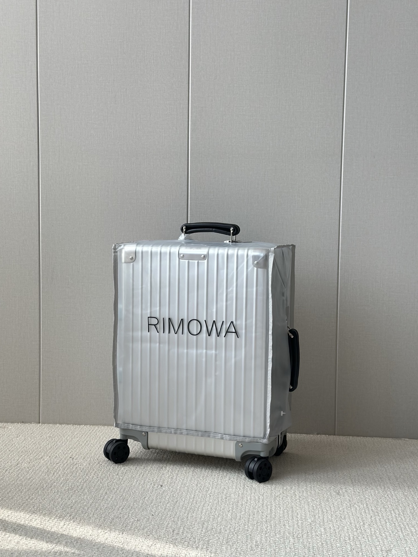 r1m0wa lU*gage-20inch(55×20×40m)