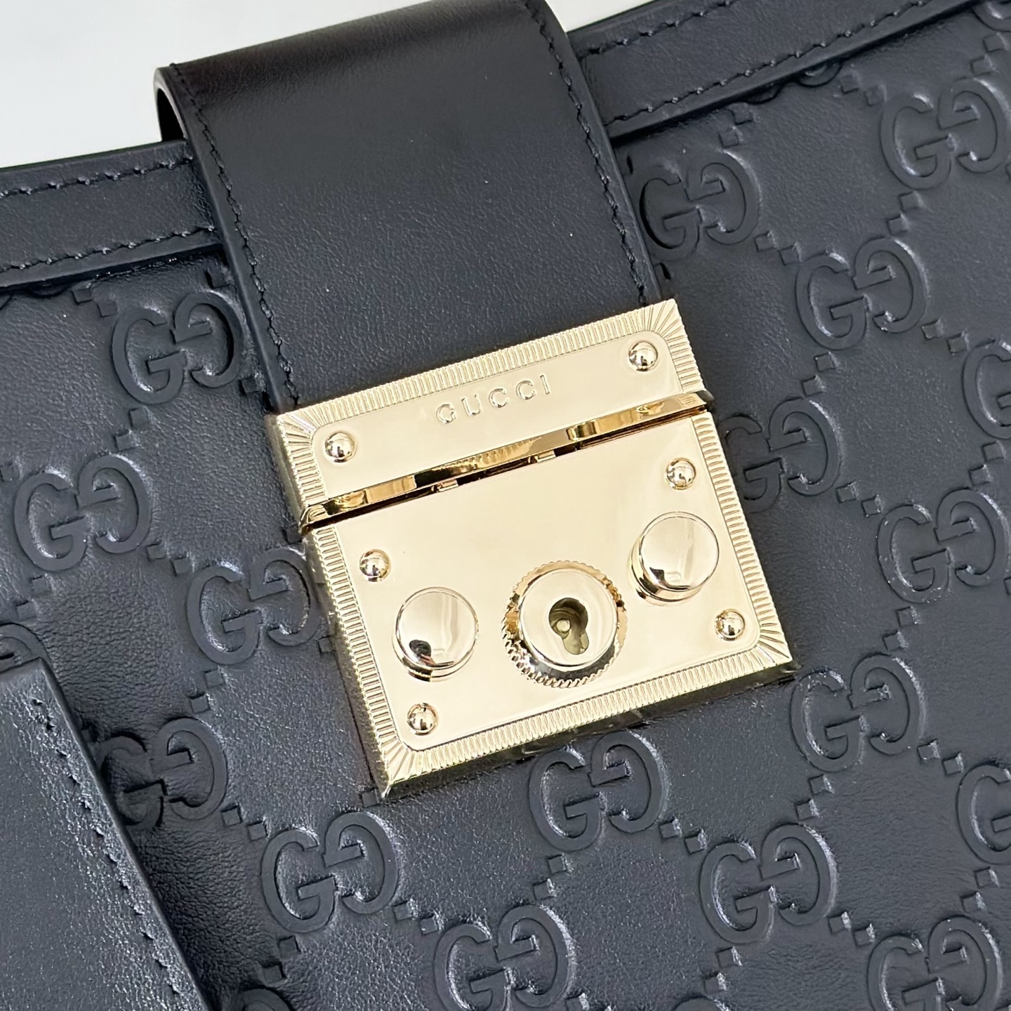 Gvc*1 padlock tote bag-25.5*17.5*10cm