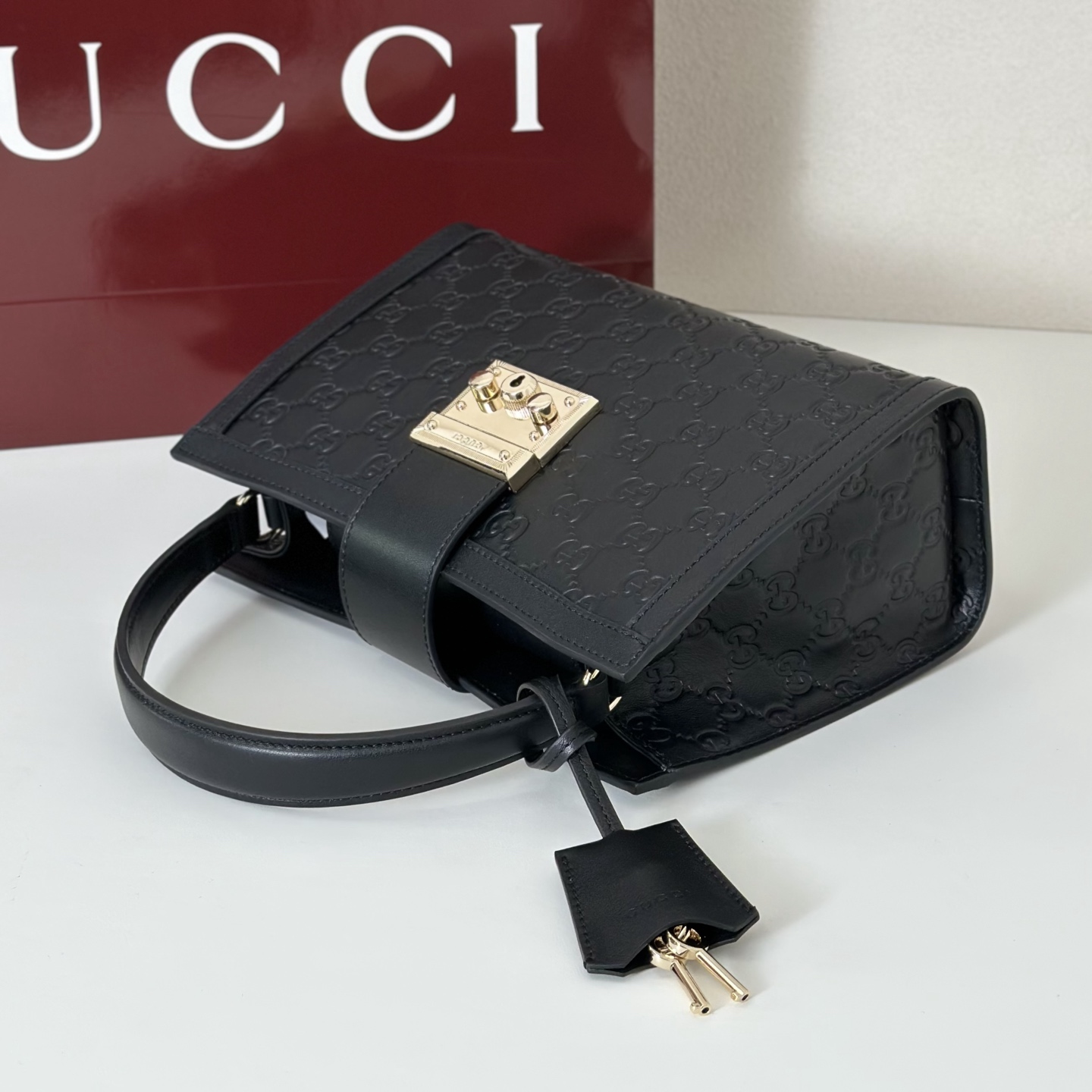Gvc*1 padlock tote bag-25.5*17.5*10cm