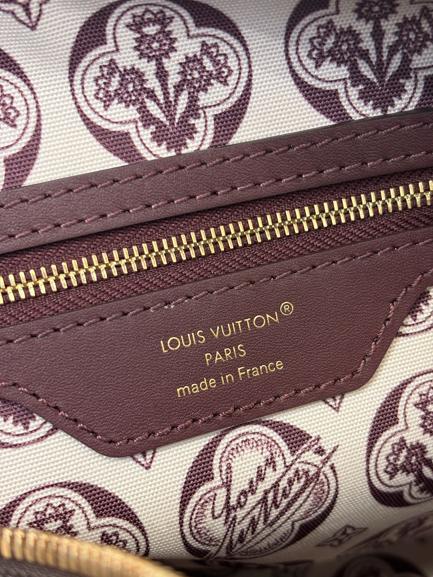 L0vis Vvtt0n Speedy Soft 30 Lucky-21 x 17 x 30CM