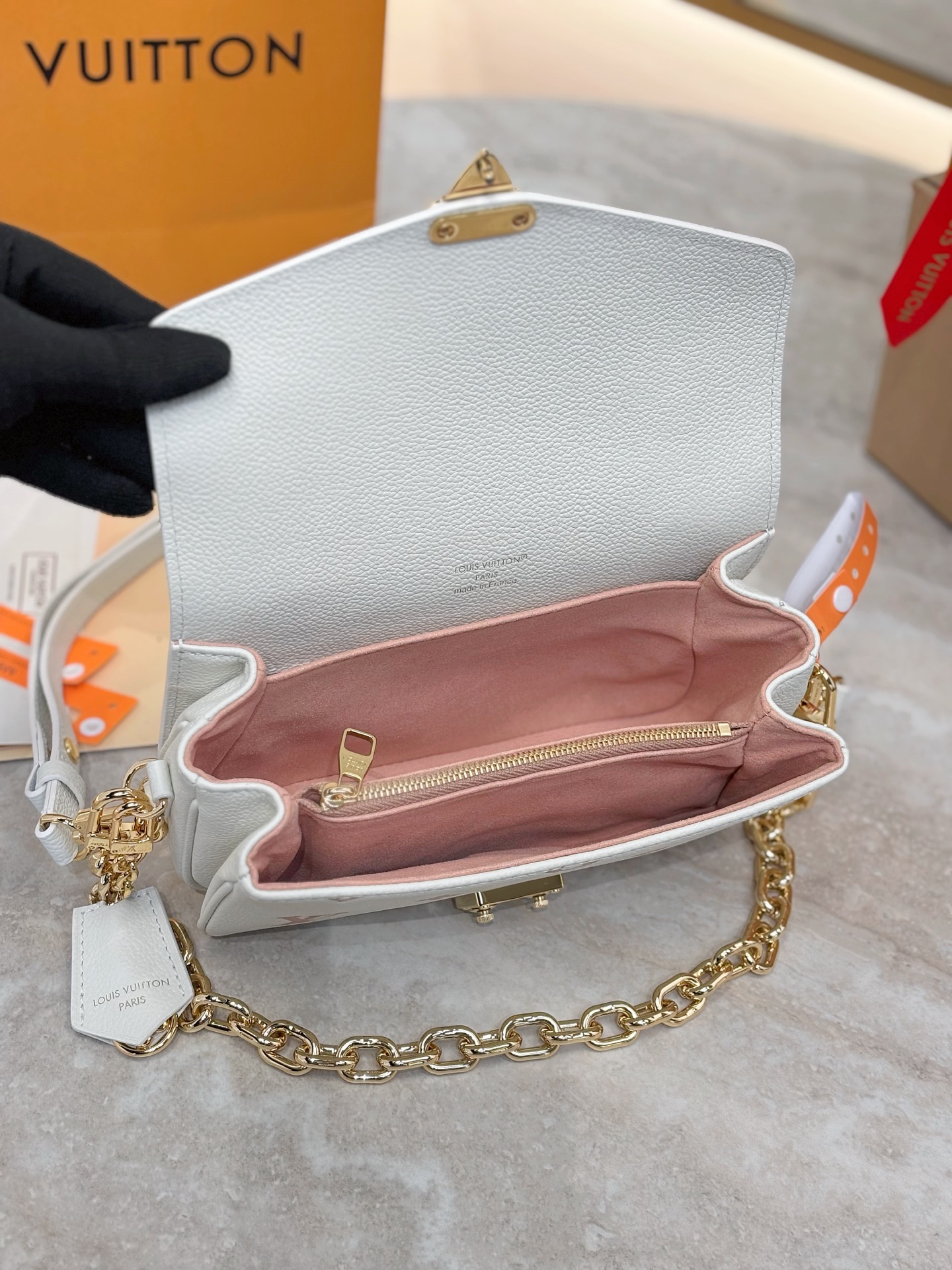 L0vis Vvtt0n Pochette Metis East West Handbags- M27575-21.5 x 13.5 x 6CM