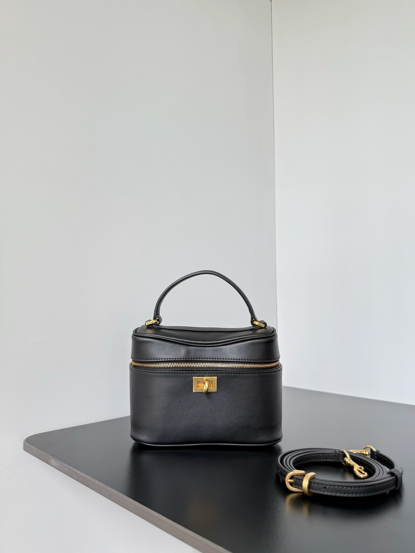 Balenc*iaga Rodeo Vanity Crossbody Bag-18*12.9*8.3CM