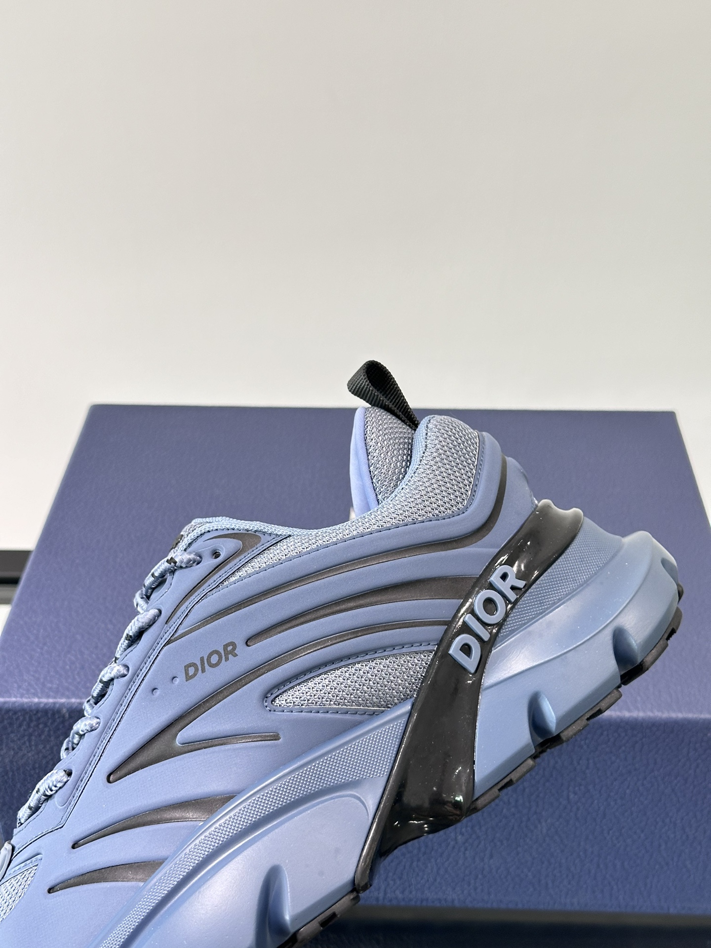 Diro Sports Sneakers