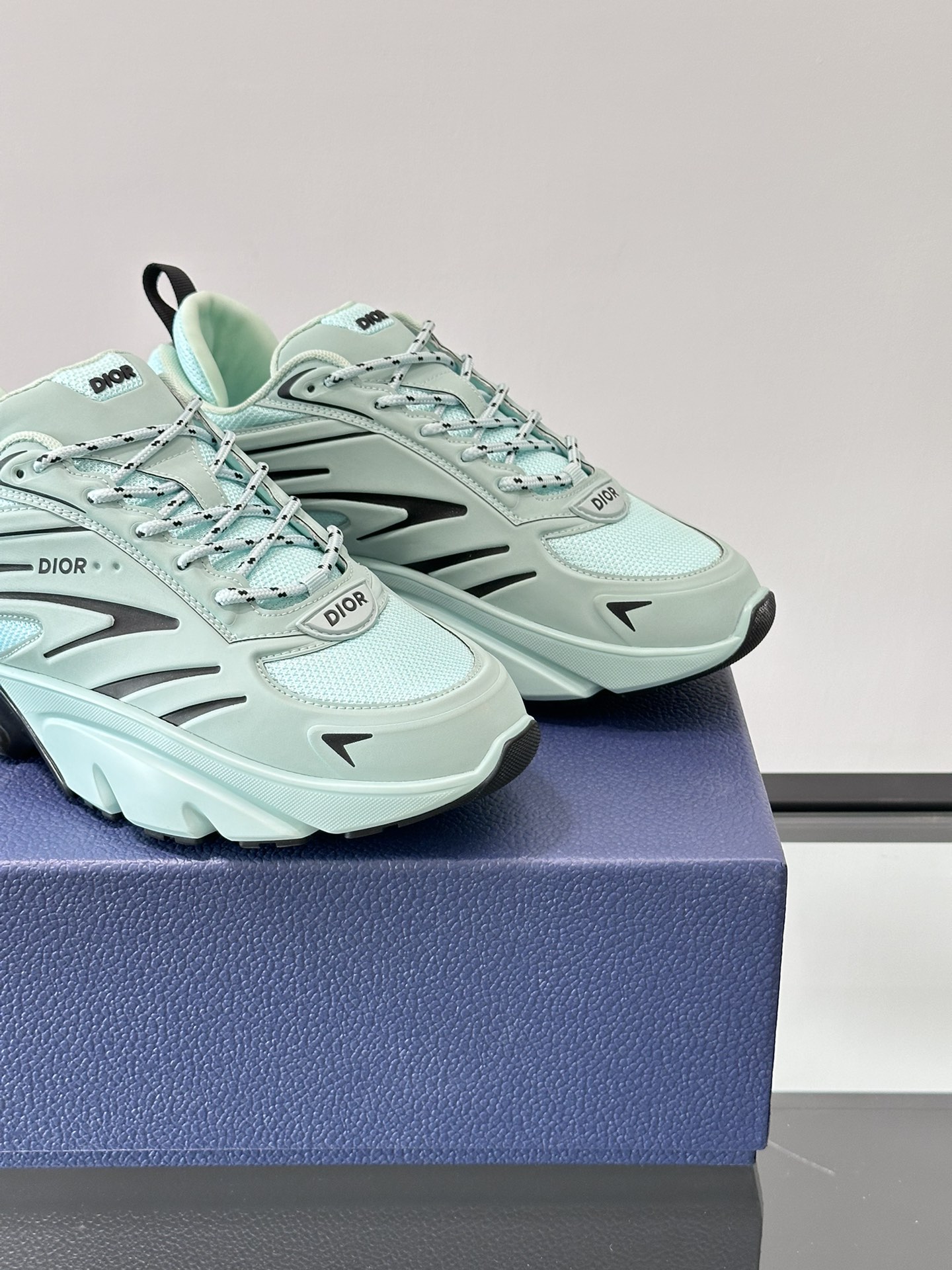Diro Sports Sneakers