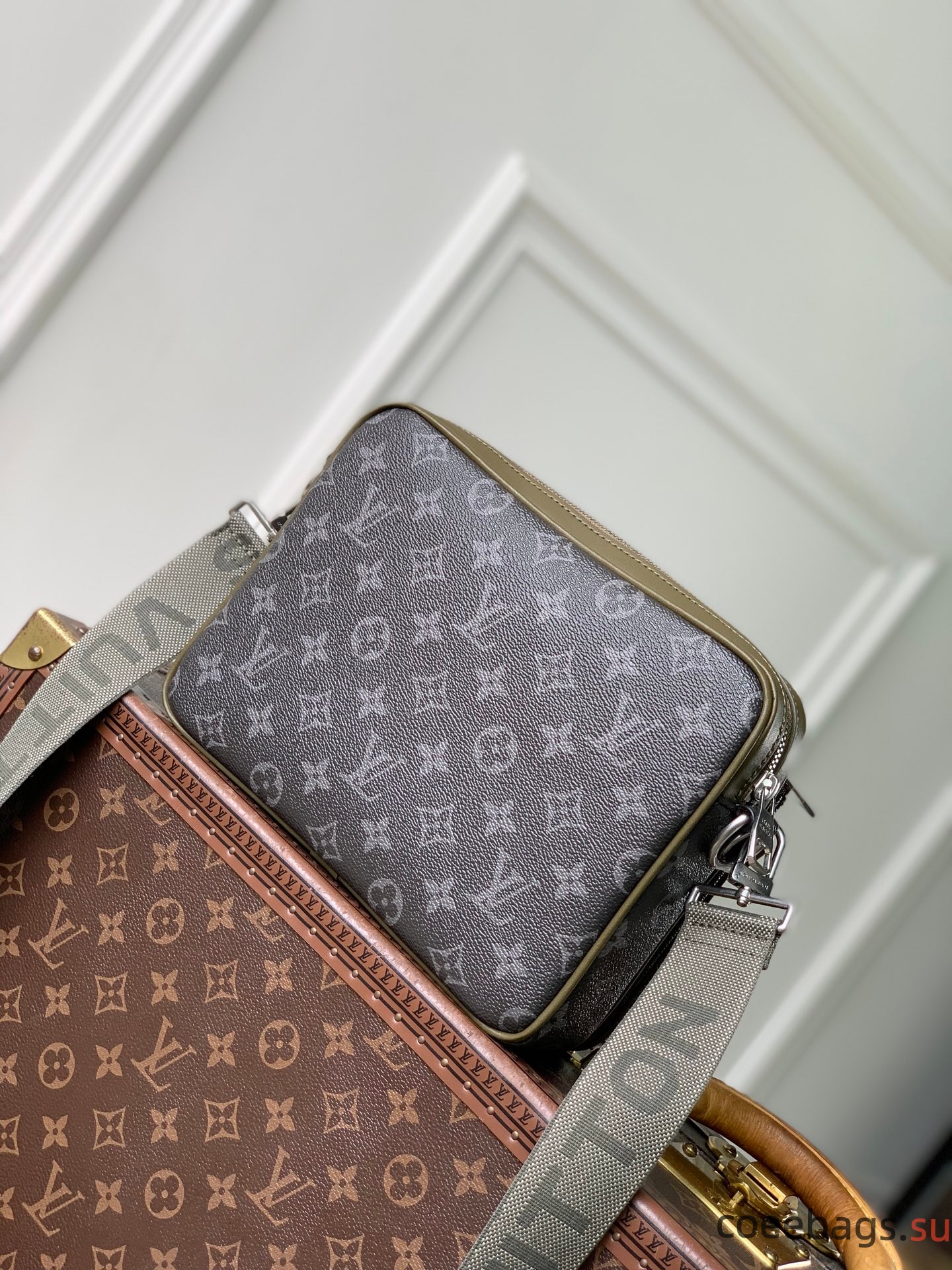L0vis Vvtt0n Trio Messenger Bag -M28628-25 x 18.5 x 7CM