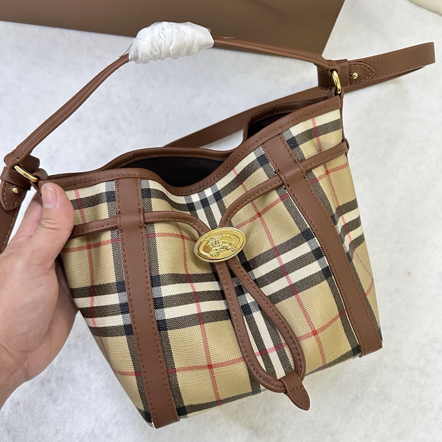 Burberr.y Mini Check Bucket Bag-13 x 18 x 20CM