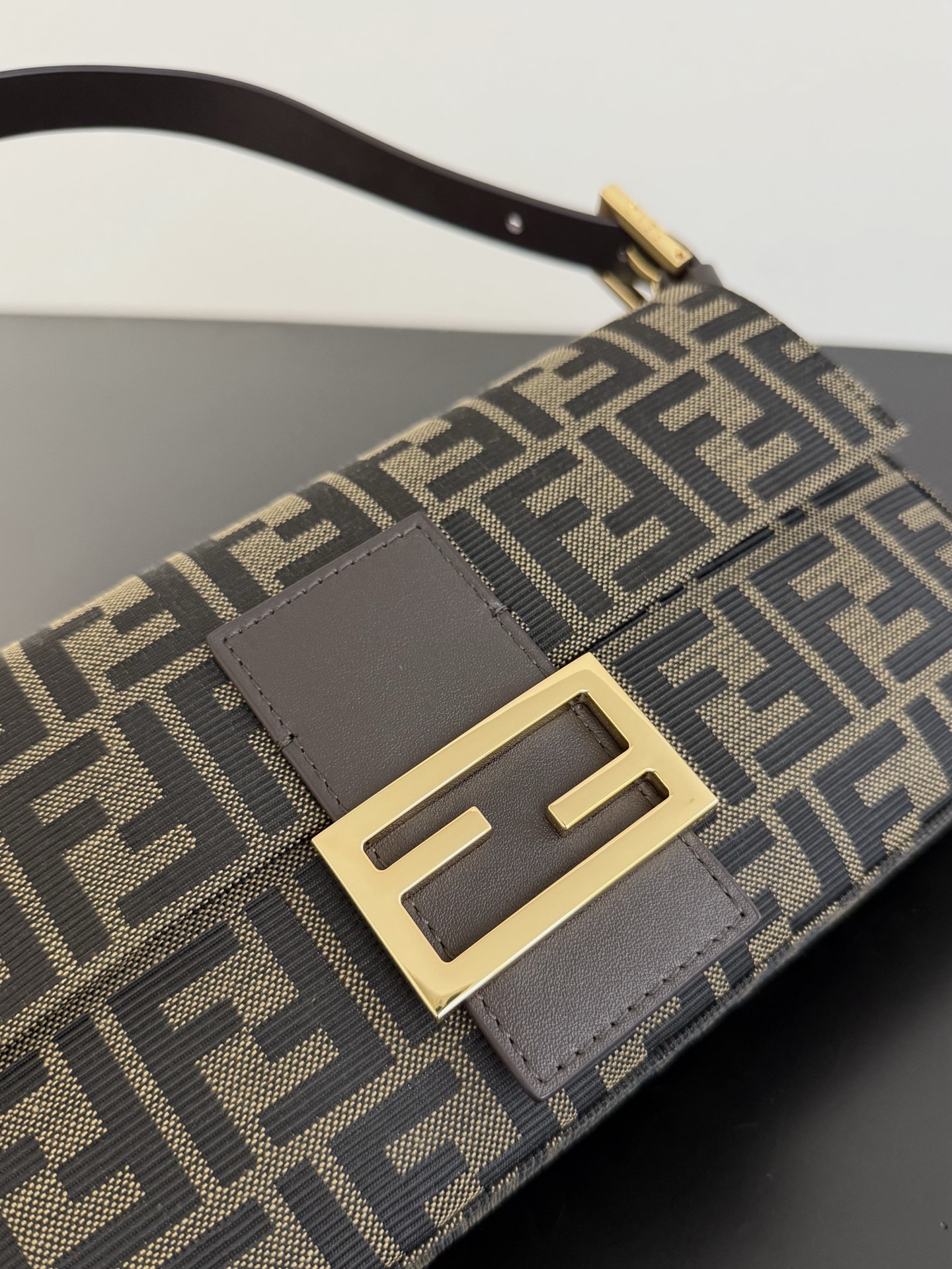 F**di Zucca Canvas Baguette Shoulder Bag-26*14*4CM