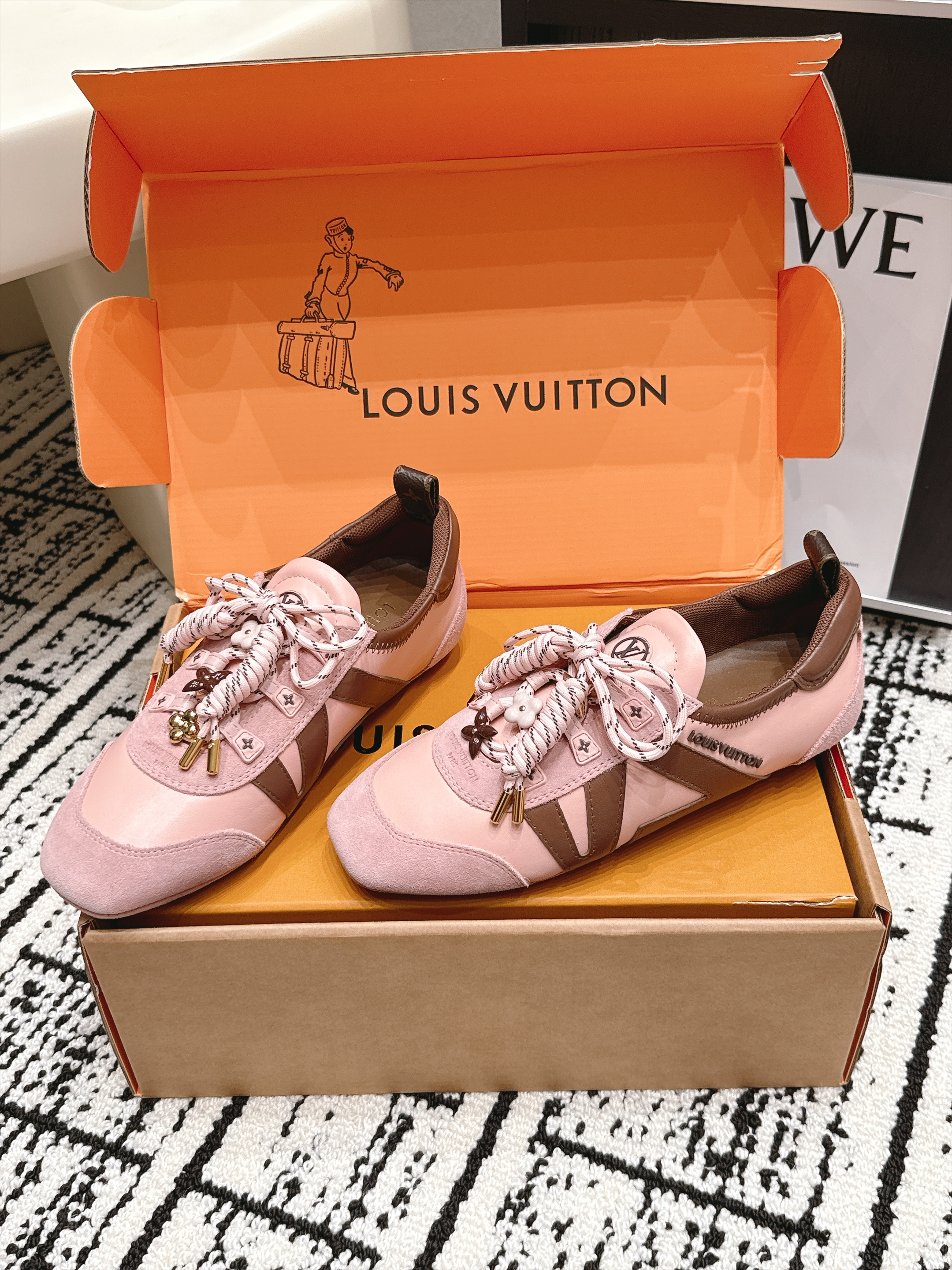 LV Sneakerina Sneaker (EU35-41)