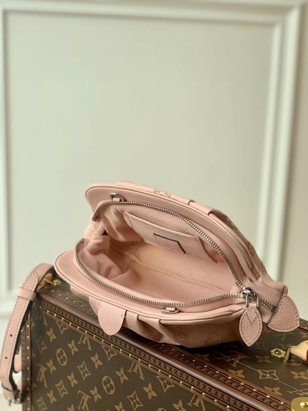 l0*is V*t0n scala handbags-23*12.5*5cm