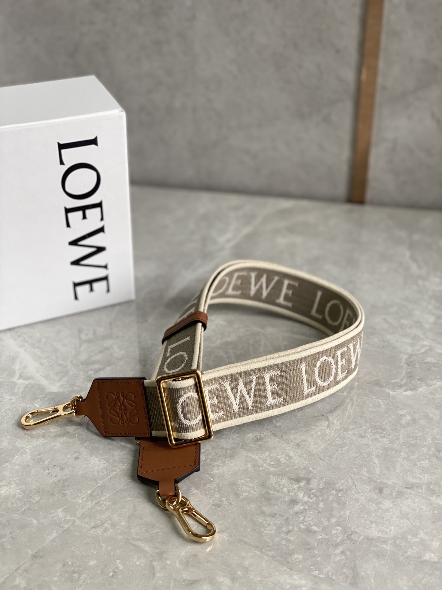 L0ew* straps