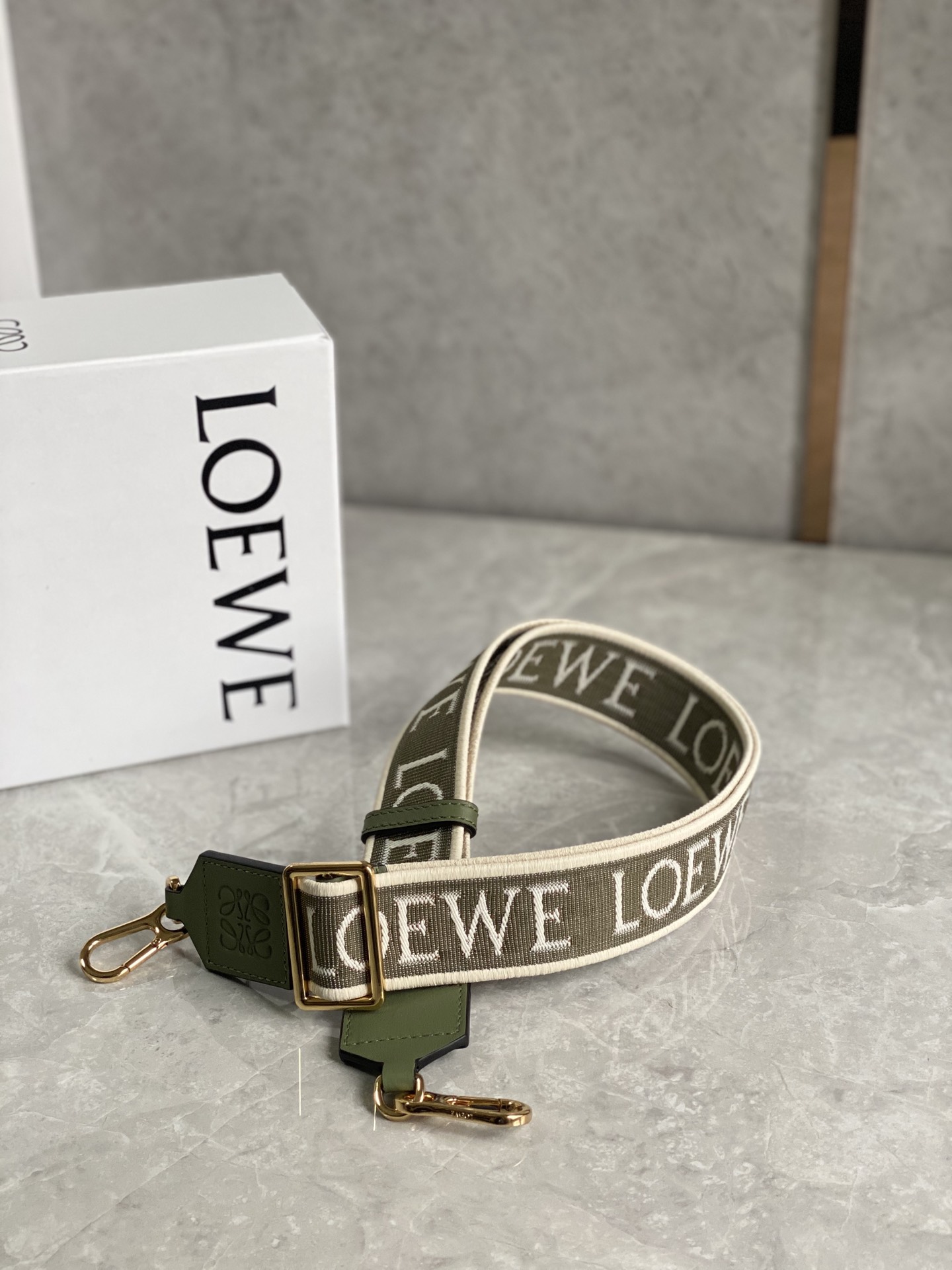 L0ew* straps